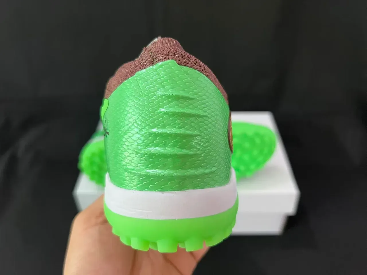 Nike أخضر بني Knit Upper Molded TPU Cage Turf أحذية كرة القدم 9