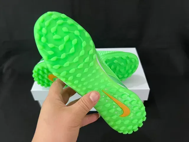 Nike أخضر بني Knit Upper Molded TPU Cage Turf أحذية كرة القدم 10