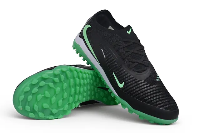 Nike Gripknit Turf 黑色和霓虹绿 足球鞋 3