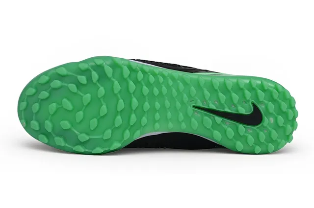 Nike Gripknit Turf 黑色和霓虹绿 足球鞋 6