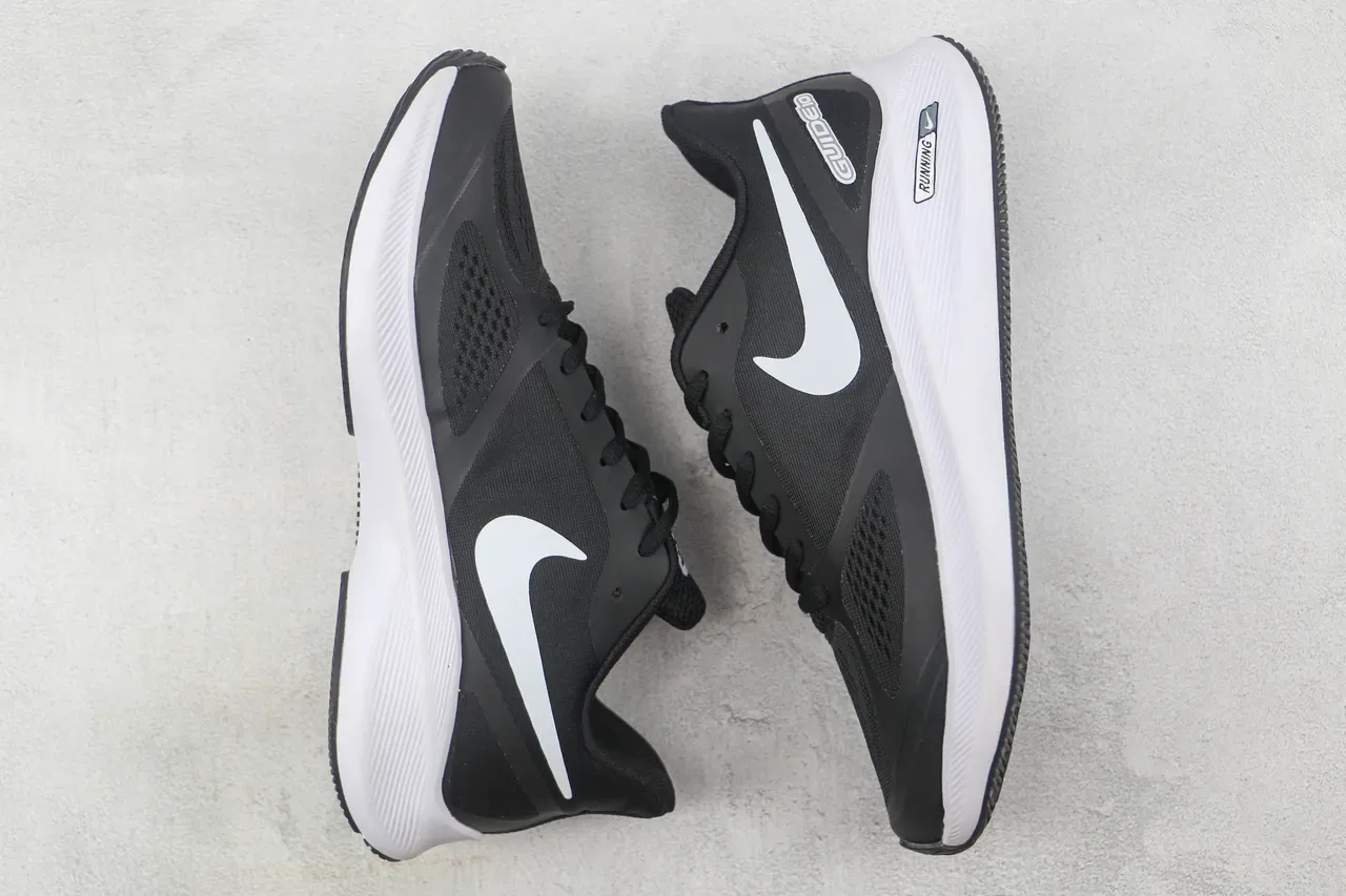 Nike Guide 10 Black and White Running Shoes 2