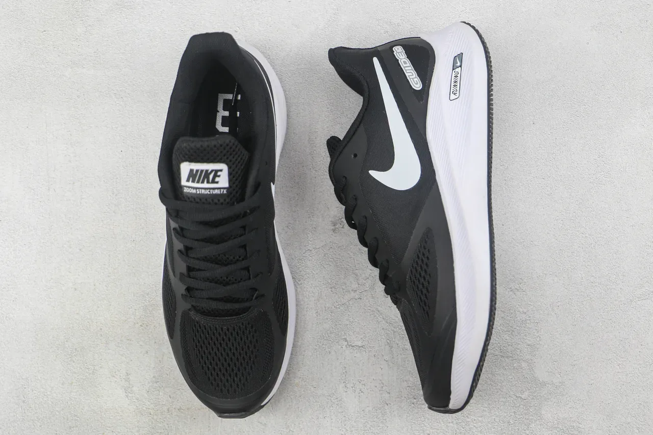 Nike Guide 10 Black and White Running Shoes 3