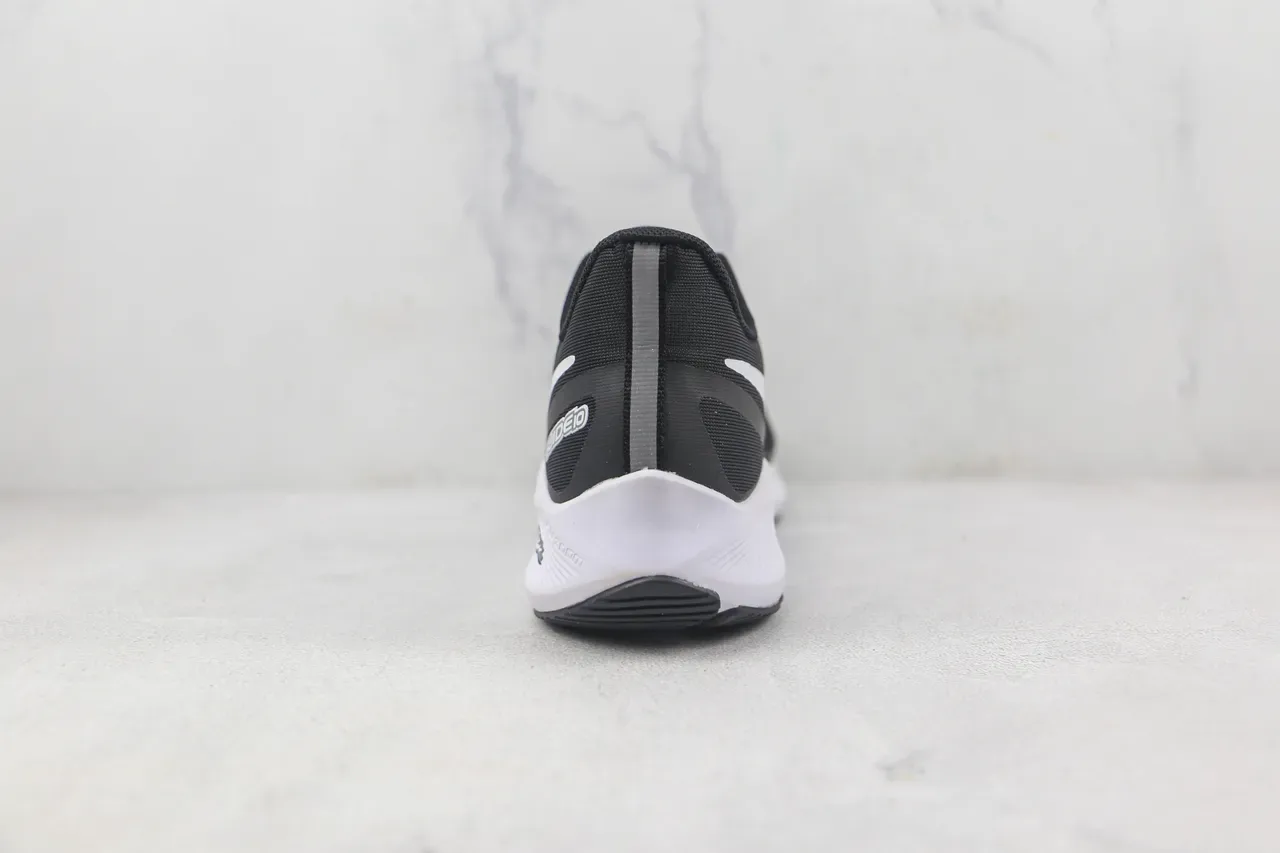 Nike Guide 10 Black and White Running Shoes 9