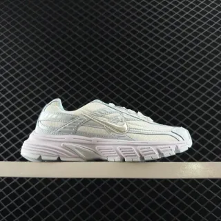 Nike Initiator Off-White و Pink Lifestyle Sneakers