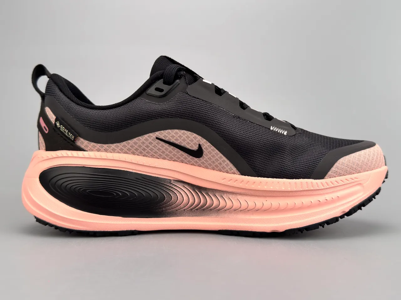Nike Invincible Run Black Pink Engineered Mesh Upper Sculpted ZoomX Midsole Running Shoes 10