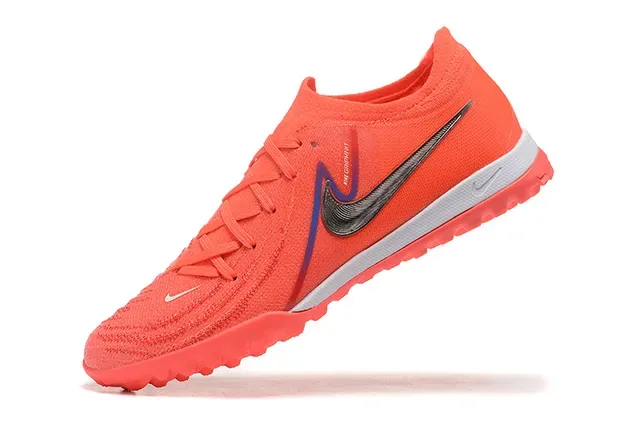 Nike Chaussures de football orange et noir Knit Upper Low-Cut Silhouette Turf 5