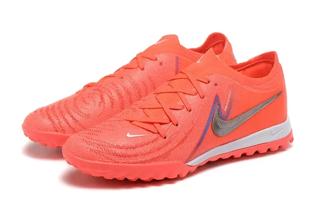 Nike Chaussures de football orange et noir Knit Upper Low-Cut Silhouette Turf 8