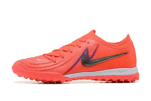 Nike Chaussures de football orange et noir Knit Upper Low-Cut Silhouette Turf 10