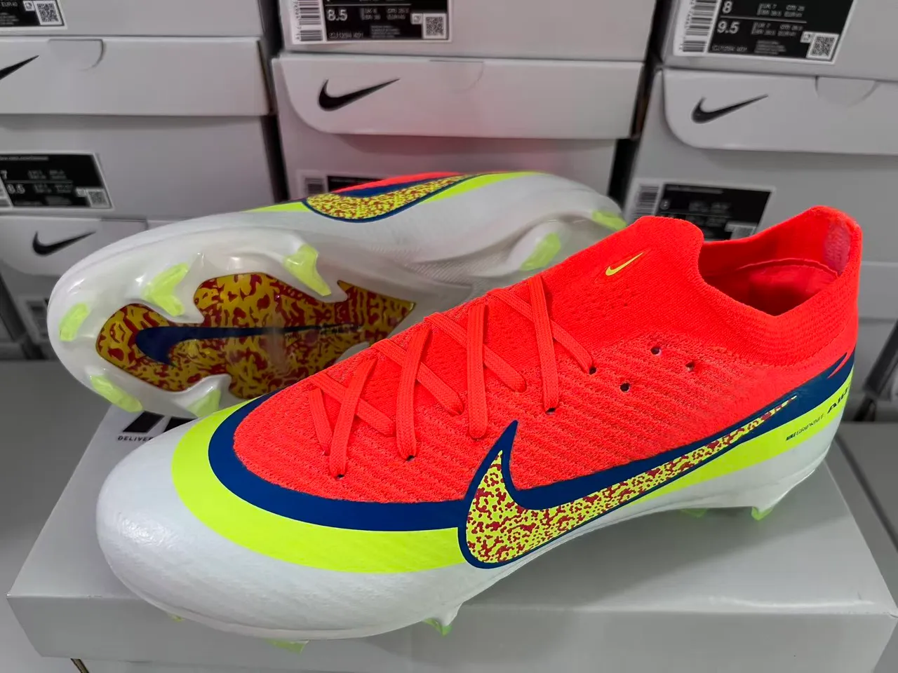 Nike Orange Green Low-Cut Knit Upper Dynamic Fit Collar Firm-Ground Soccer Shoes 18