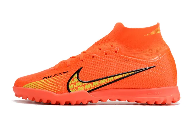 Nike Sapatos de futebol para grama artificial laranja e amarelo com upper em knit de ajuste a meias high-top com colar de tornozelo 6