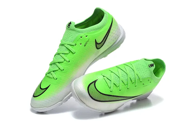 Nike Phantom GT Atomic Neon Green Turf ফুটবল জুতা 2