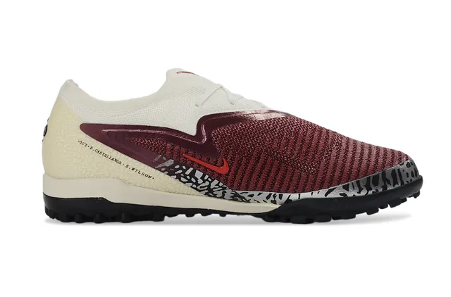 Nike Phantom GT 米色酒红针织鞋面 纹理酒红色笼架覆盖 草地足球鞋 6
