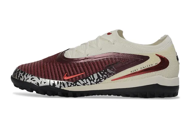 Nike Phantom GT 米色酒红针织鞋面 纹理酒红色笼架覆盖 草地足球鞋 8