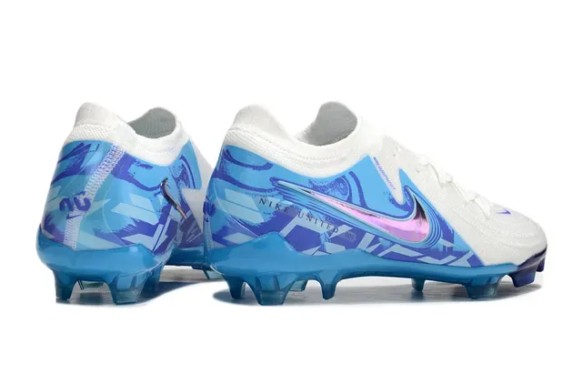 Nike Phantom GT Zapatillas de fútbol Firm-Ground Blanco y Azul Knit Upper Overlay Gráfico Iridiscente 5