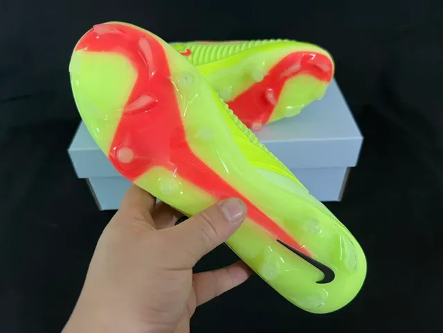 Nike Phantom GT Parte superior de malha amarelo vermelho cadarços assimétricos terreno firme sapatos de futebol 9