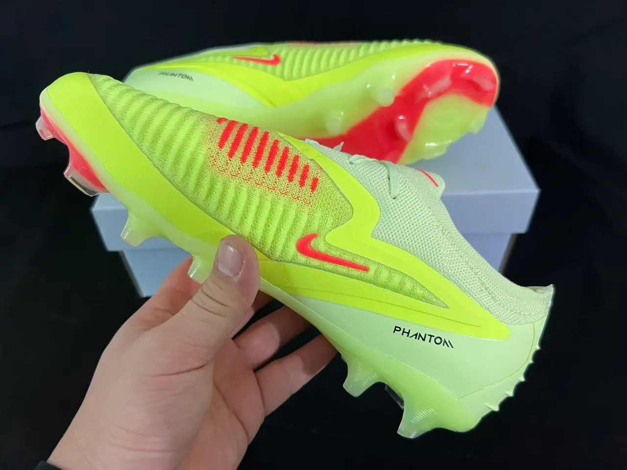 Nike Phantom GT Parte superior de malha amarelo vermelho cadarços assimétricos terreno firme sapatos de futebol 11