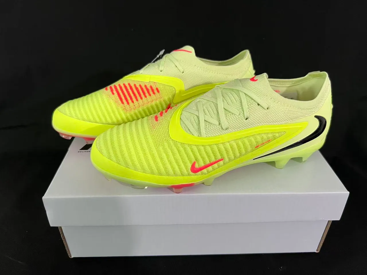 Nike Phantom GT Parte superior de malha amarelo vermelho cadarços assimétricos terreno firme sapatos de futebol 17