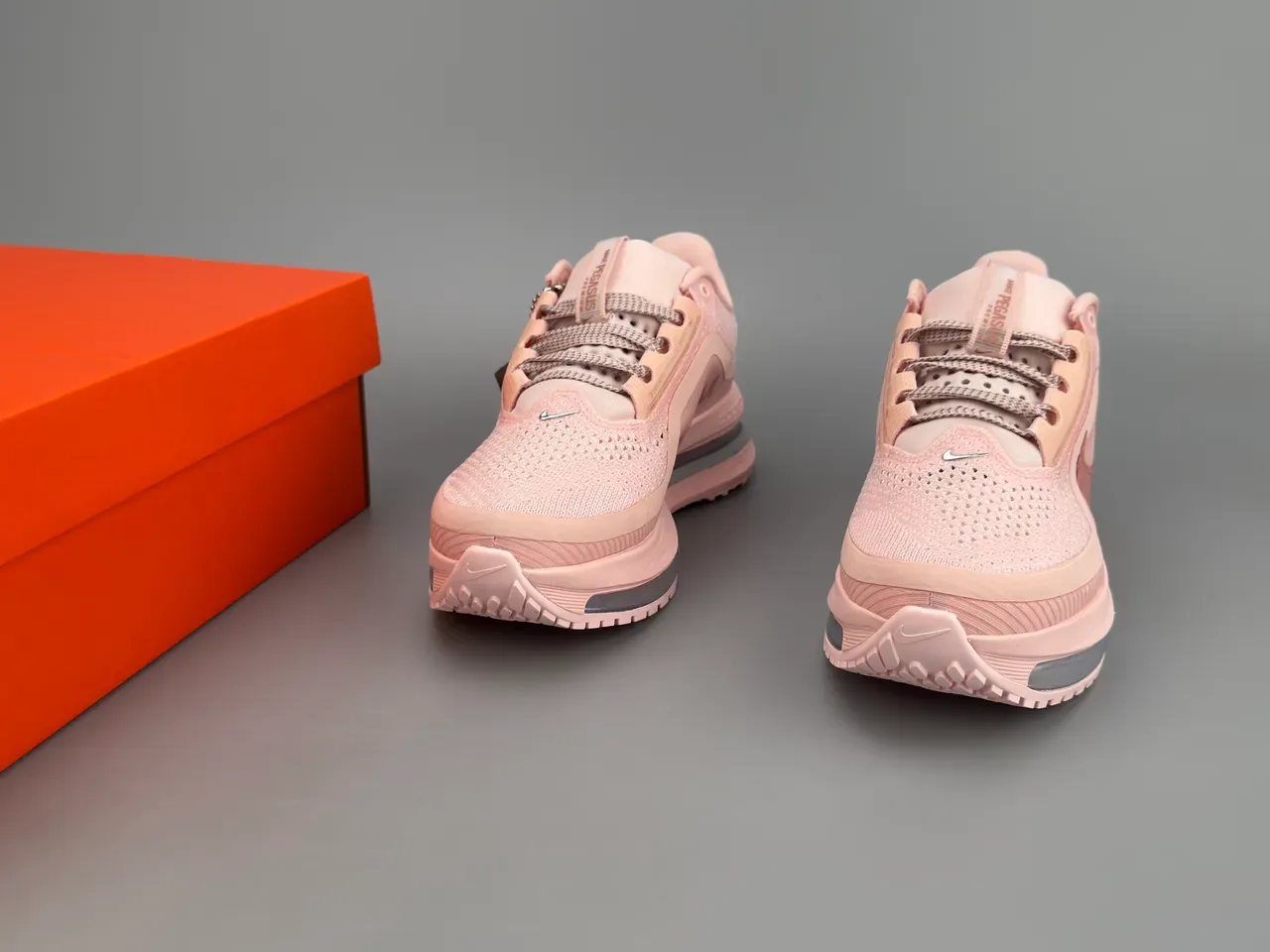 Nike 粉色米色针织网面透视 Air Zoom Unit 跑鞋 3