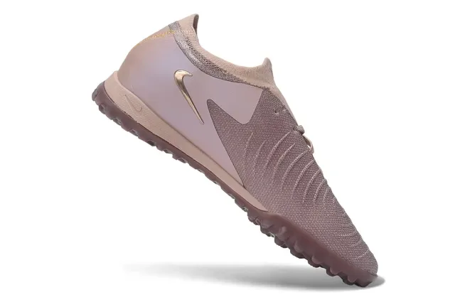 Nike 粉金色 针织鞋面 金属 Swoosh 草地足球鞋 2