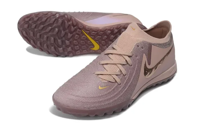 Nike 粉金色 针织鞋面 金属 Swoosh 草地足球鞋 4