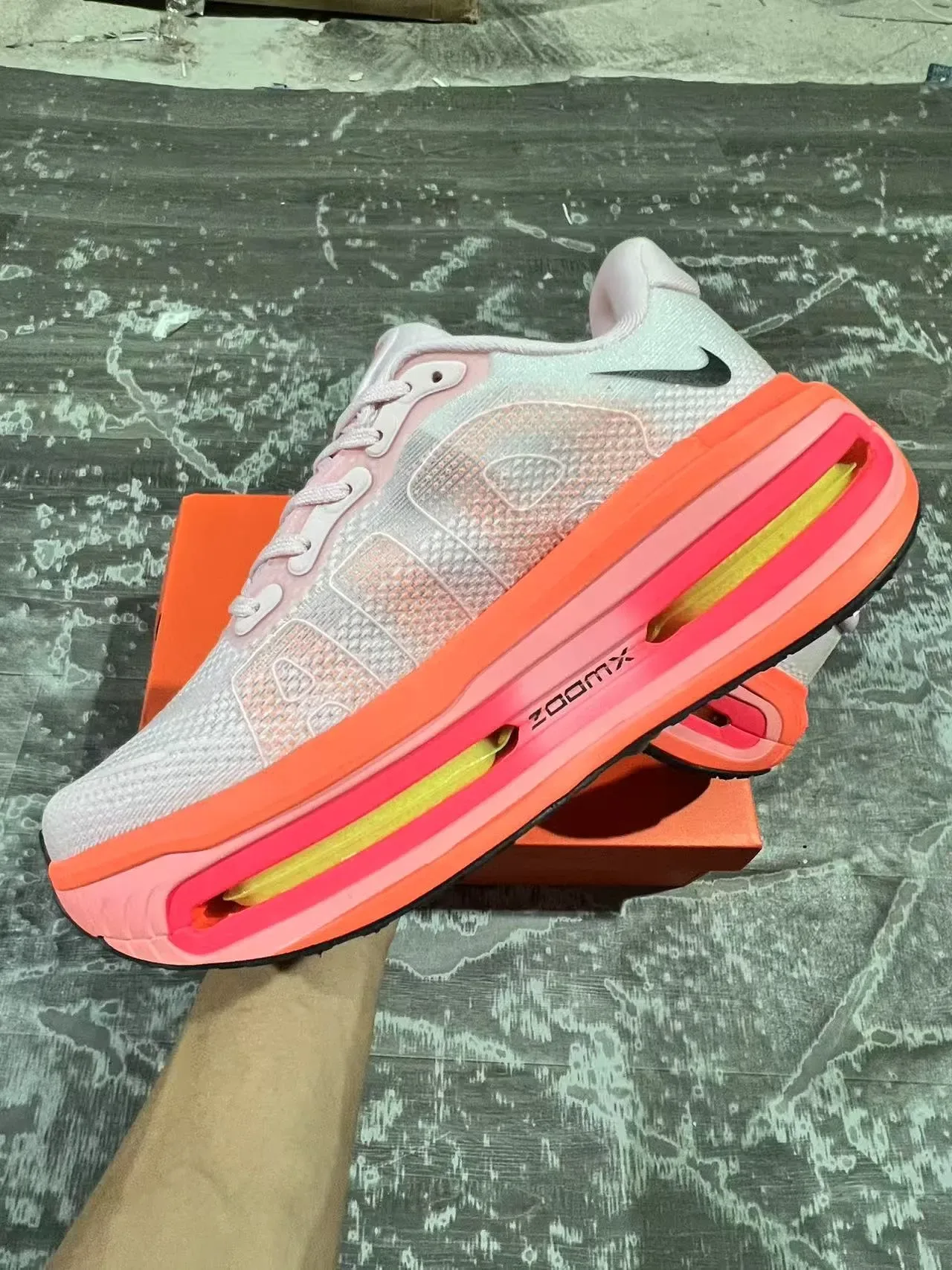 Chaussures Running Nike Rose Orange Upper Maille Tricotée Visible Full-Length Air Unit 7