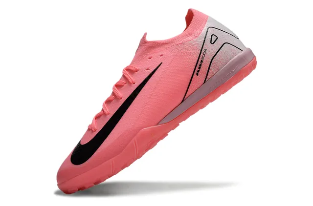 Nike Zapatos de fútbol indoor con upper de knit rosa y plata, collar integrado 3