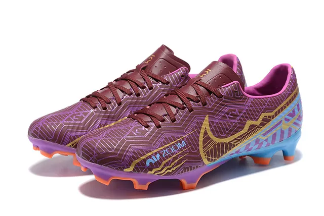 Nike أحذية كرة القدم مع علوة اصطناعية مطبوعة هندسية باللونين الأرجواني والأزرق مع Swoosh ملون بالذهب لأرض صلبة 8