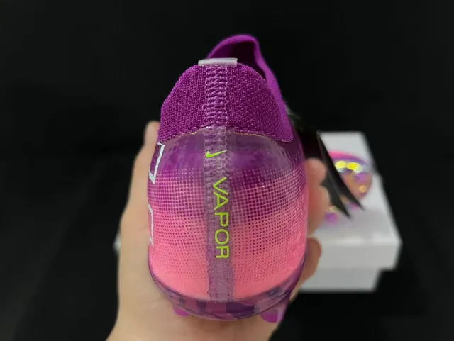 Nike Violet Rose Bas de la cheville Encolure chaussette Construction Atomknit Sol ferme Chaussures de football 5