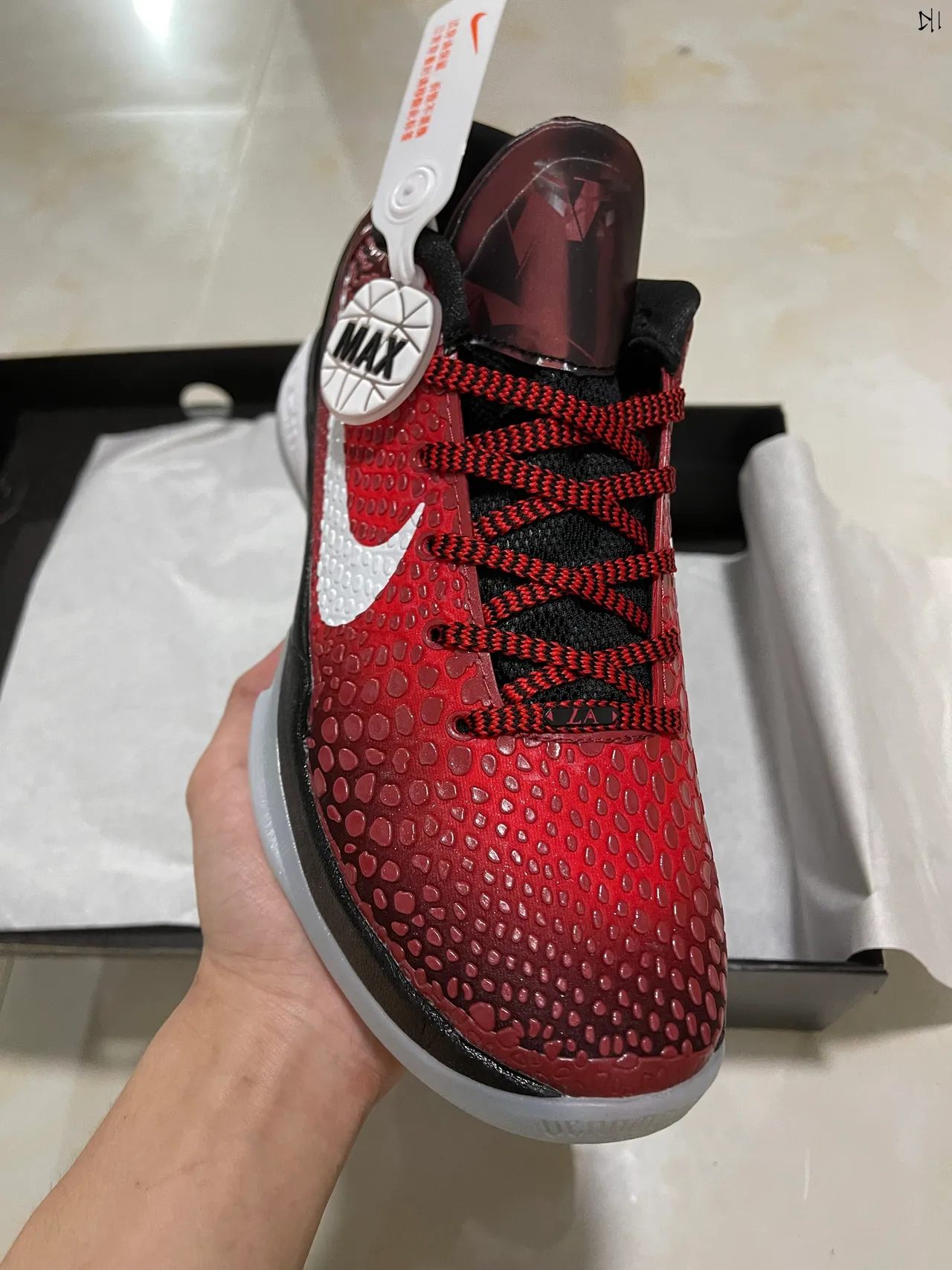 Nike Red Black Textured Pebbled Upper Plastic Heel Cage Basketball Shoes 2