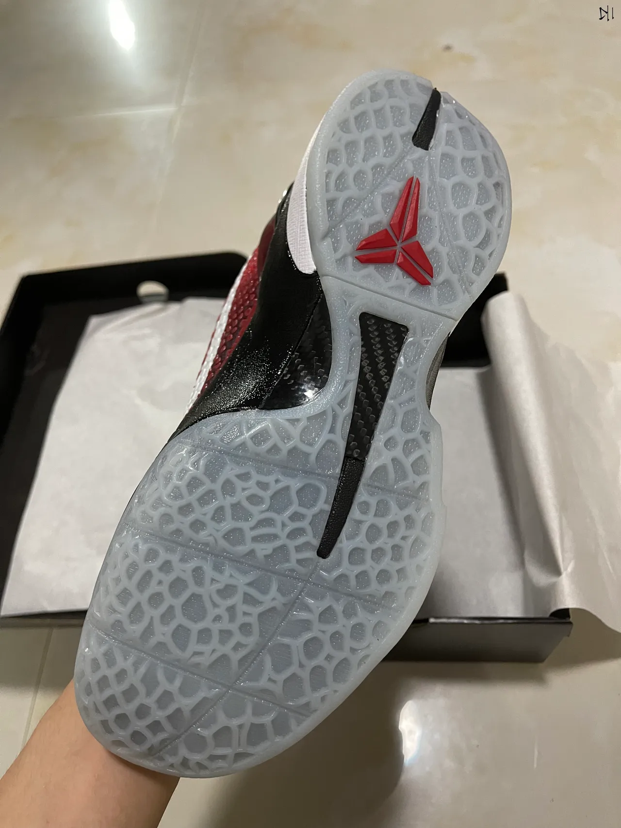 Nike Red Black Textured Pebbled Upper Plastic Heel Cage Basketball Shoes 5