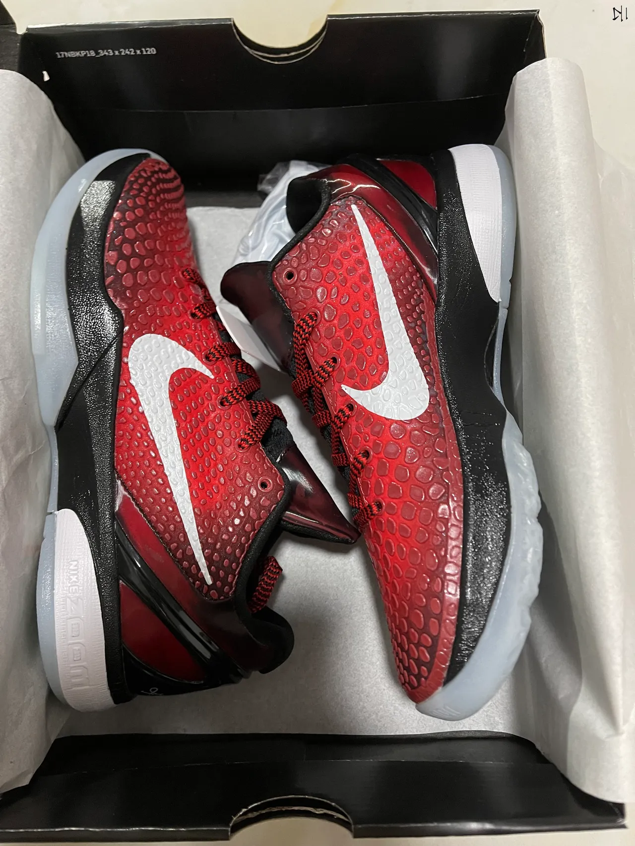 Nike Red Black Textured Pebbled Upper Plastic Heel Cage Basketball Shoes 7