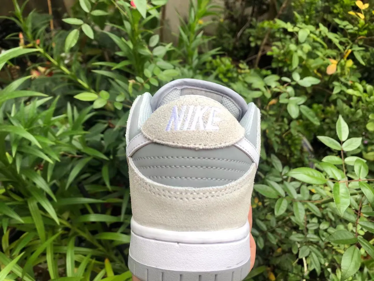 Nike SB Dunk Low Beige Gray स्‍केटबोर्ड जुता 2