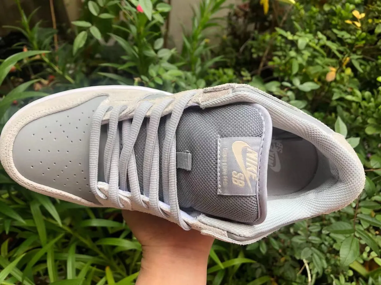 Nike SB Dunk Low Beige Gray स्‍केटबोर्ड जुता 4