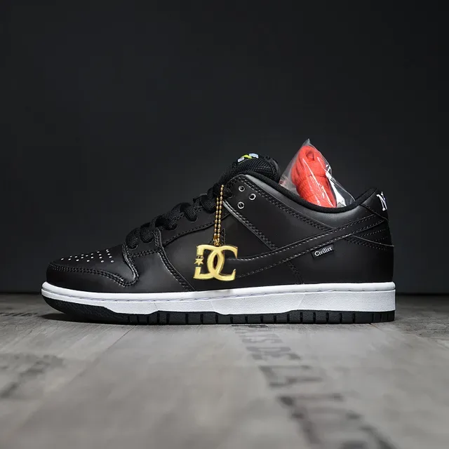 Nike SB Dunk Low Black White Chaussures de Skateboard 7