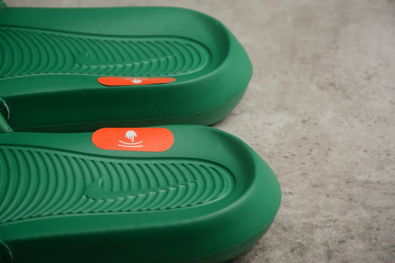 Nike SB Slide أخضر أبيض برتقالي صنادل 5