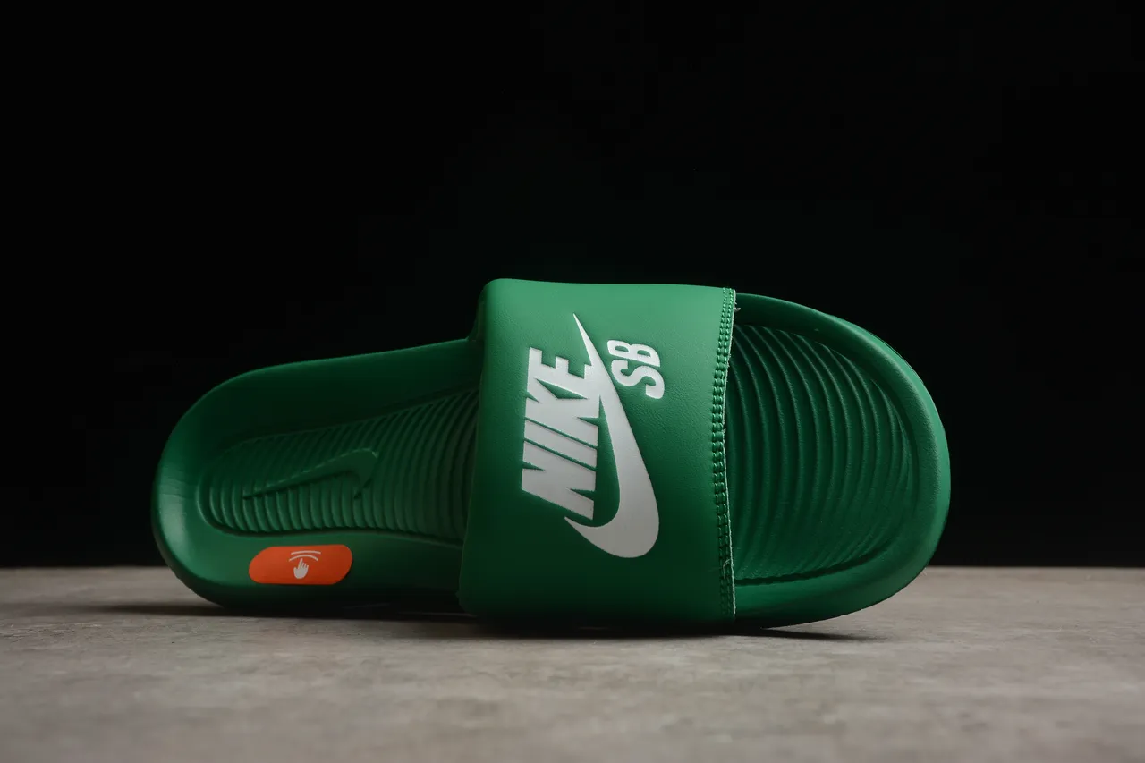 Nike SB Slide أخضر أبيض برتقالي صنادل 10