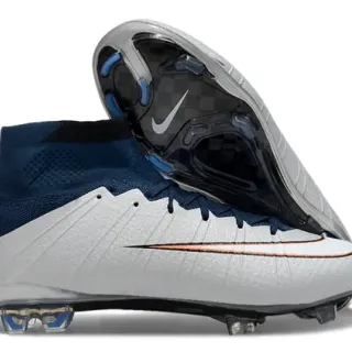 Chaussures de football Nike Silver Navy high-cut avec col Flyknit, cage en synthétique moulé pour terrain ferme