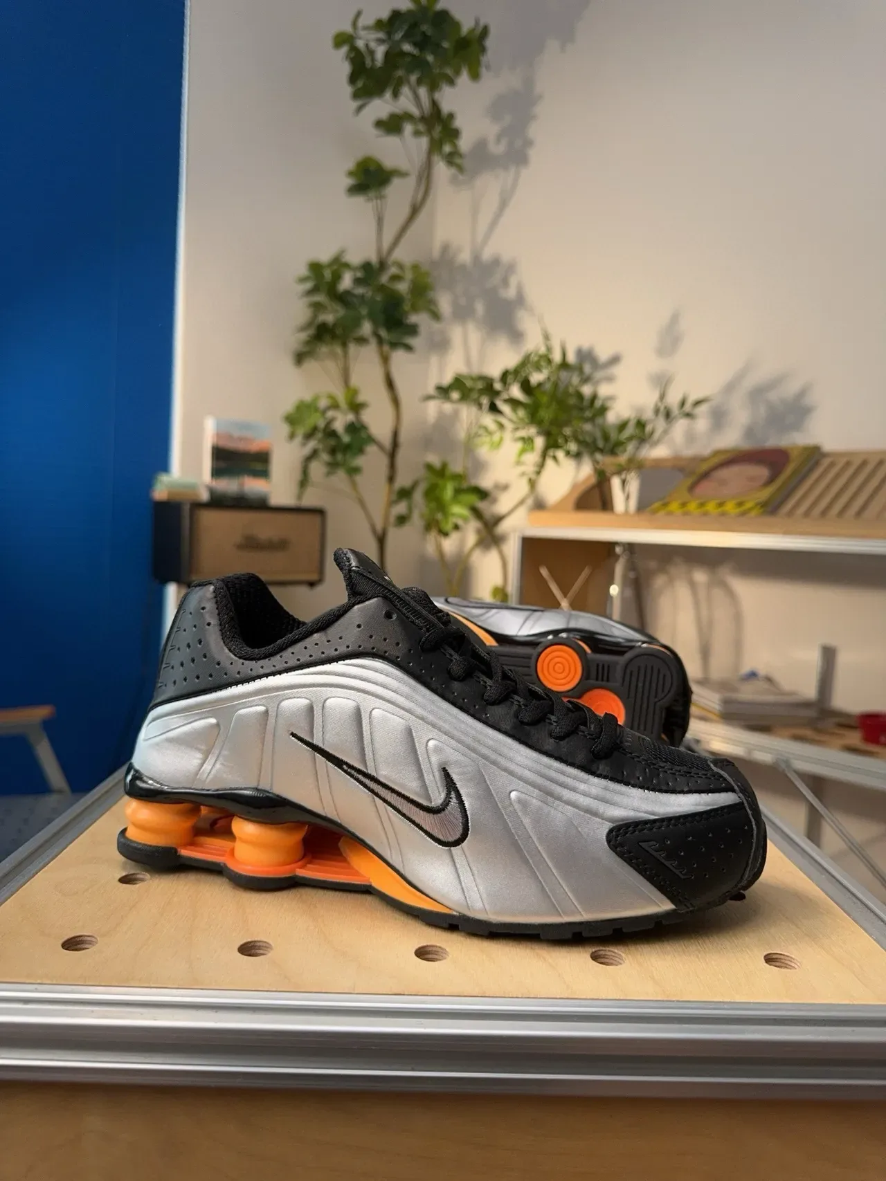 Nike Silver Orange Molded Side Panels Perforated Black Overlays Lifestyle Sneakers 2