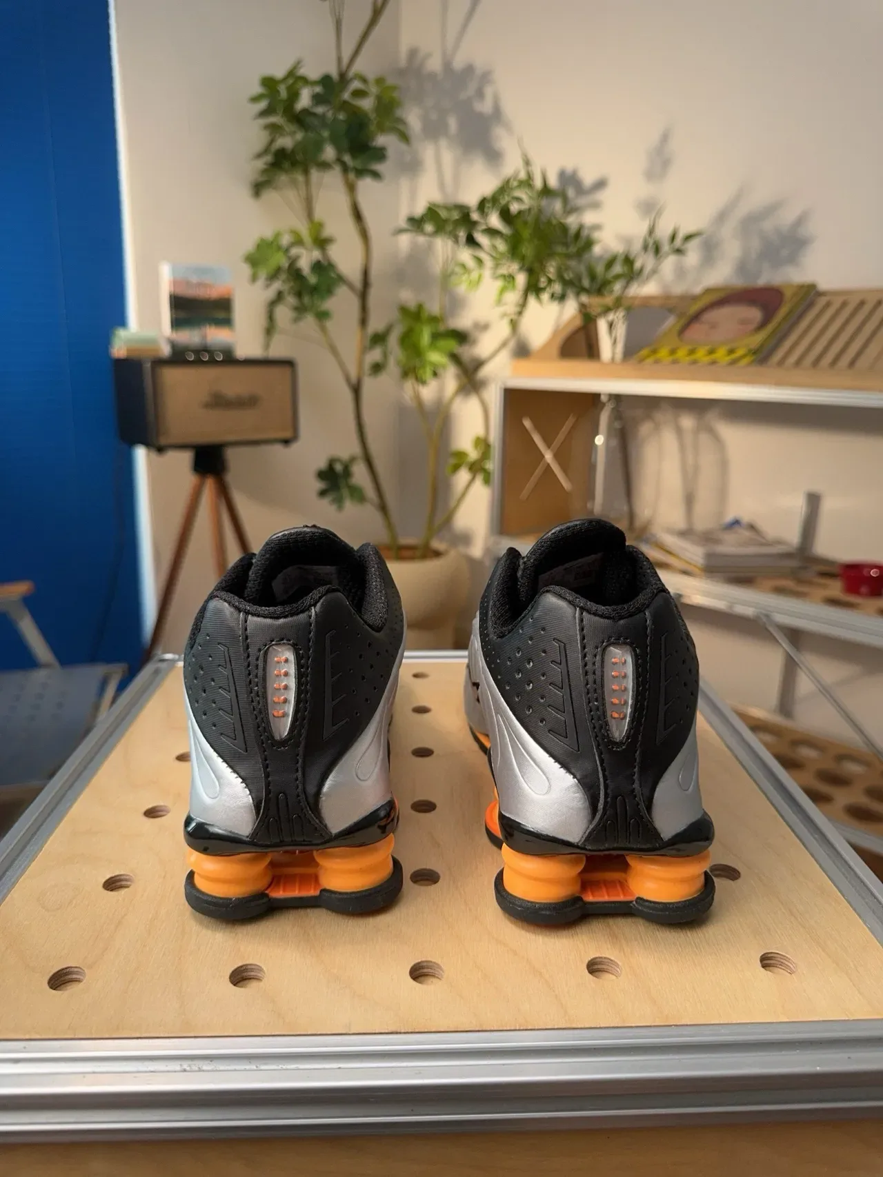 Nike Silver Orange Molded Side Panels Perforated Black Overlays Lifestyle Sneakers 6