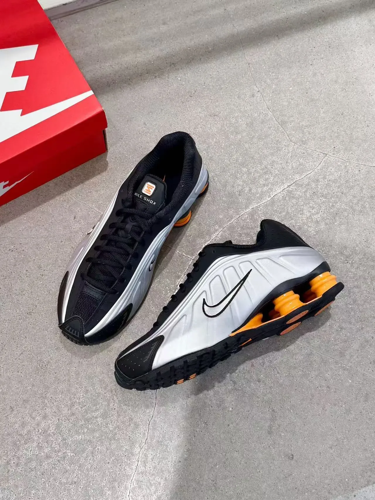 Nike Silver Orange Molded Side Panels Perforated Black Overlays Lifestyle Sneakers 9