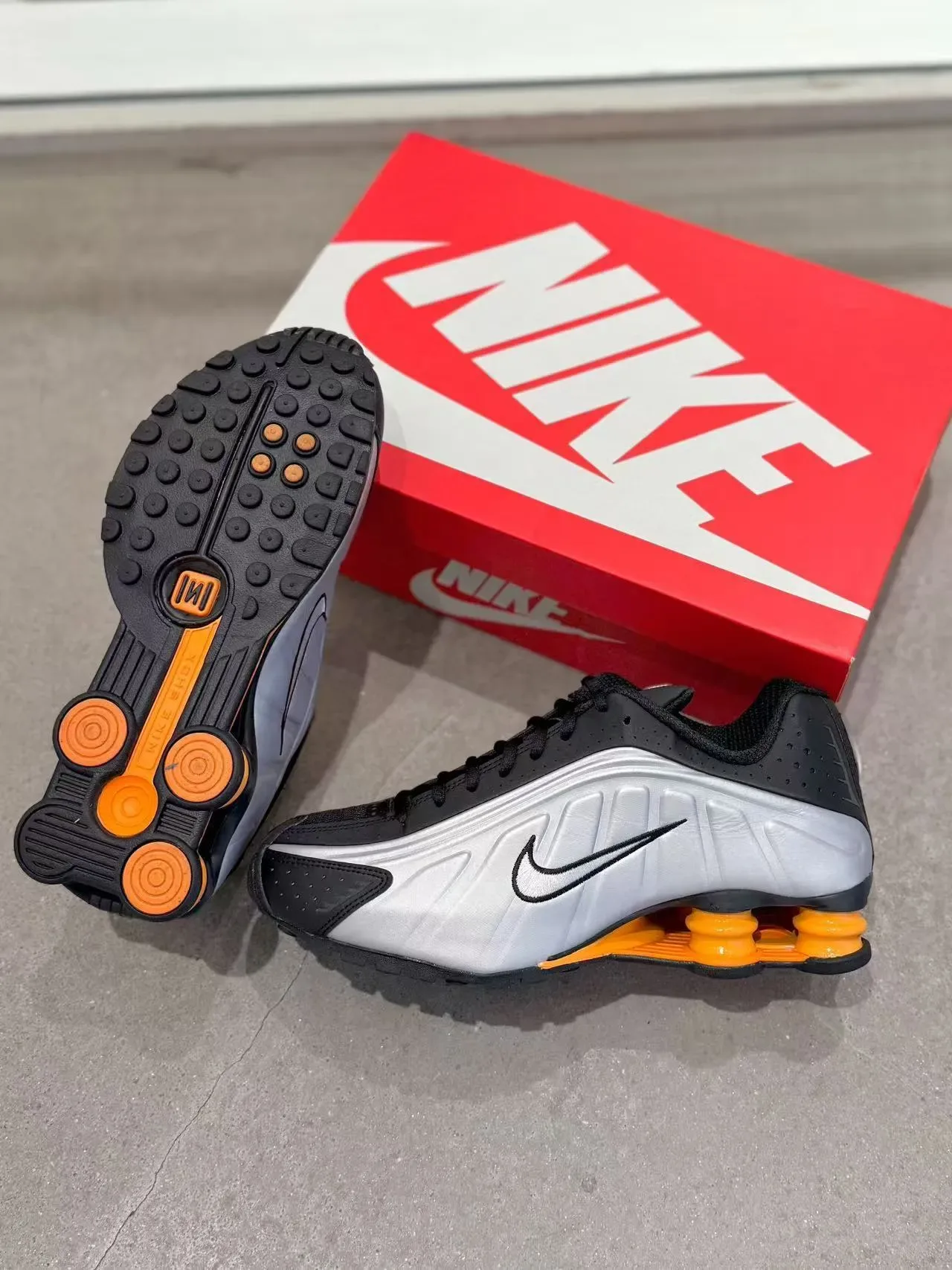 Nike Silver Orange Molded Side Panels Perforated Black Overlays Lifestyle Sneakers 10