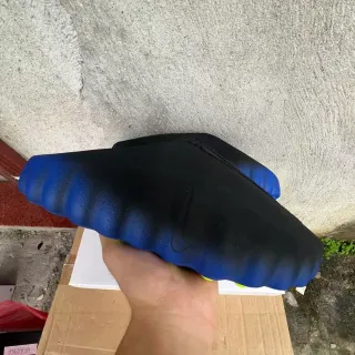 Nike Slide أسود إلى أزرق تدرج أسلوب حياة رياضي