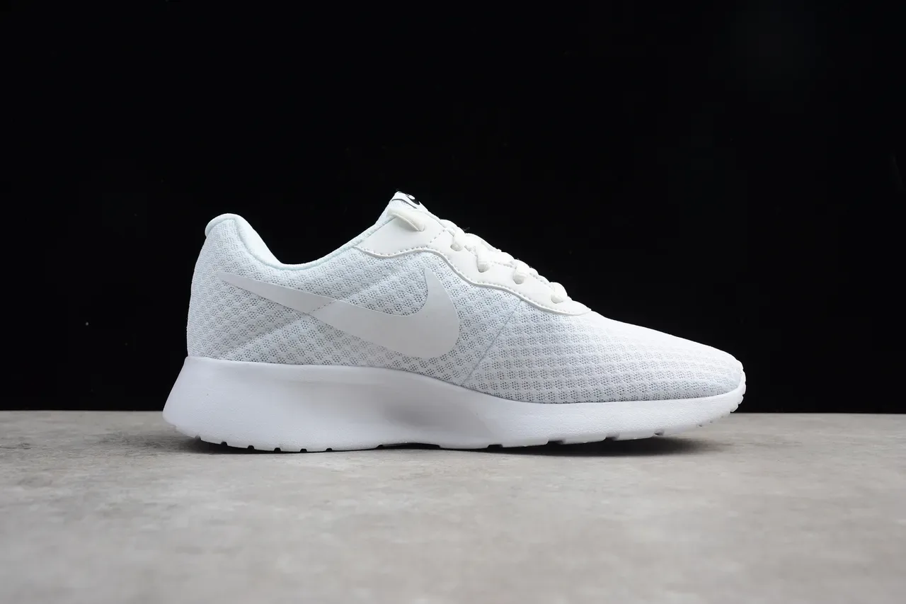 Nike Tanjun White Lifestyle Sneakers 12