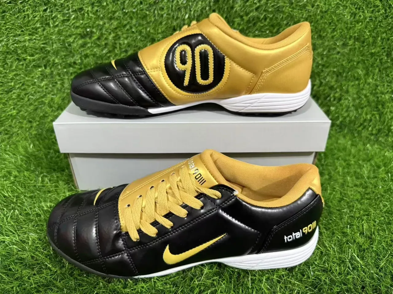 Nike Total 90 III 黑金 草地足球鞋 7