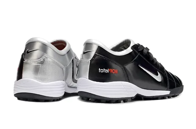 Nike Total 90 III أسود أبيض فضي أحذية كرة القدم Turf 3