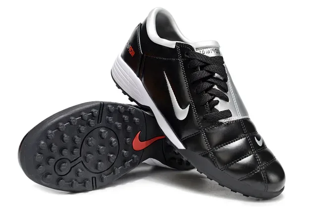 Nike Total 90 III أسود أبيض فضي أحذية كرة القدم Turf 4