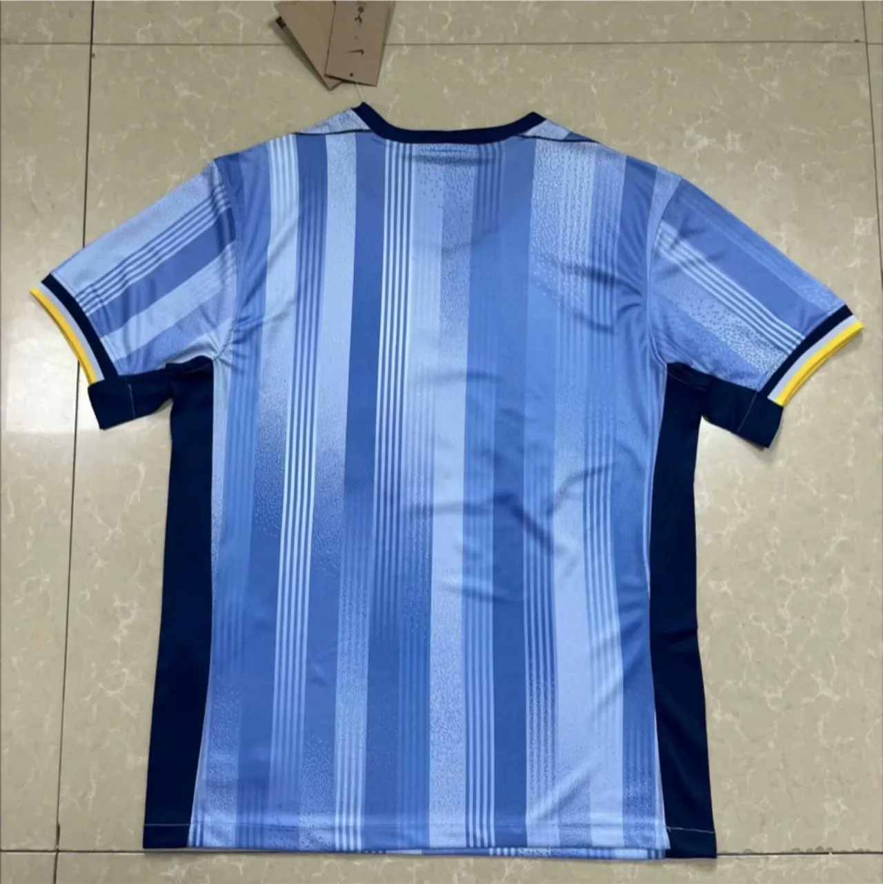 Nike Tottenham Hotspur الخارجي أزرق بحري مخطط عمودي V-neck قميص 2