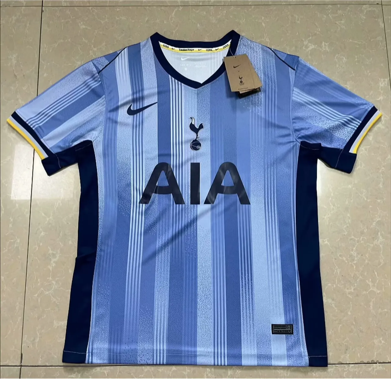 Nike Tottenham Hotspur الخارجي أزرق بحري مخطط عمودي V-neck قميص 3