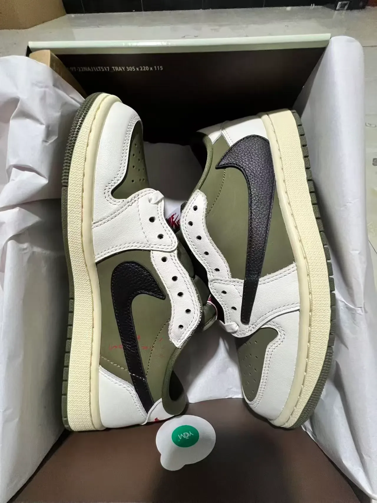 Nike White Army Green Low-Top Layered Leather Lifestyle Sneakers 10