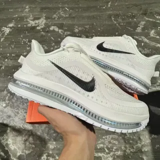 Nike Blanc et Noir Upper de Malla Ingénierée Longueur Complète Air Zoom Unit Lifestyle Sneakers
